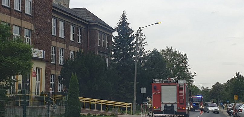Alarmy o ładunku chemicznym. Trzy placówki ewakuowane