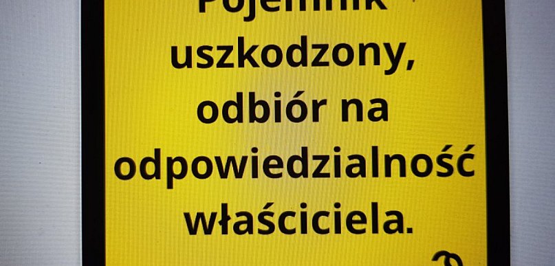 Uszkodzony pojemnik? Pracownik zostawi naklejkę