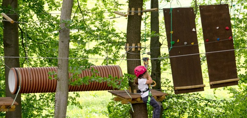  Park linowy w Dubiu przyciąga turystów. To świetne miejsce na…