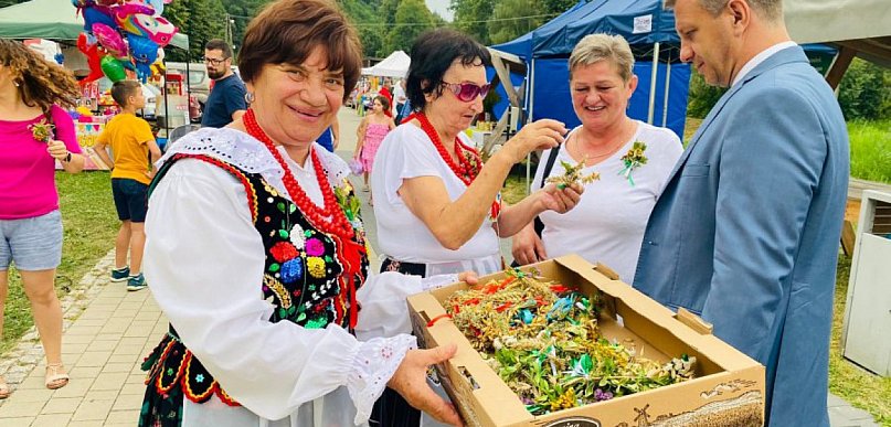  Dożynki w Dolinie Pstrąga. Obchody święta plonów przy kapryśnej…