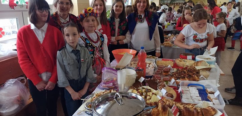 Nietypowe obchody święta Niepodległości w SP 1 w Chrzanowie (ZDJĘCIA)