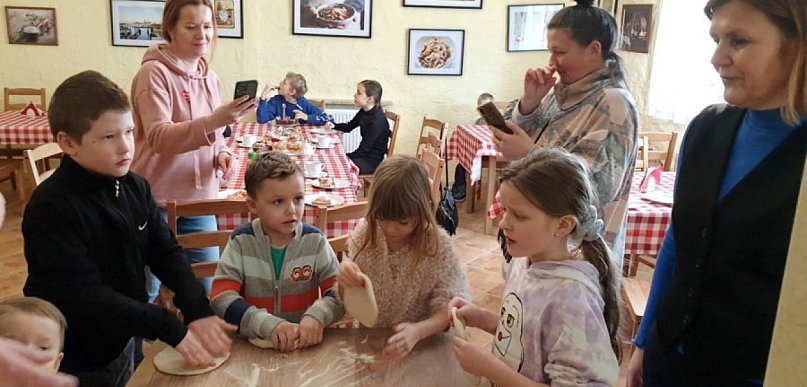 Dzieci nauczyły się robić pizzę (WIDEO, ZDJĘCIA)