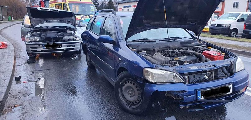 Wypadek na drodze krajowej 79. Jedna osoba poszkodowana