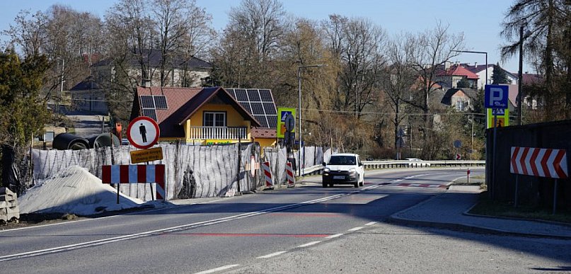 Szkielety przy drodze wojewódzkiej. Zbadają je archeolodzy