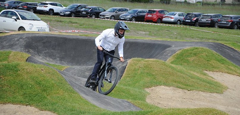  Pierwszy pumptrack w powiecie chrzanowskim otwarto w Regulicach. Radny…