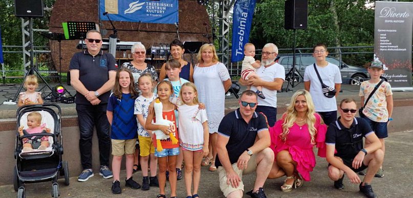  Zespół Diverto rozgrzał uczestników Festynu Odpustowego w Karniowicach…