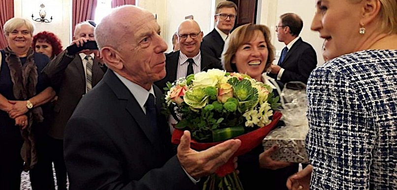 Kwaczała czeka na panią prezydentową (WIDEO)