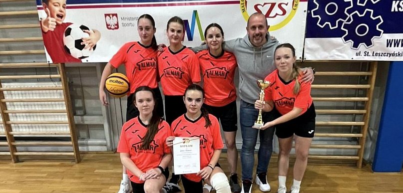 Uczennice z "ekonomika" najlepsze w zachodniej Małopolsce