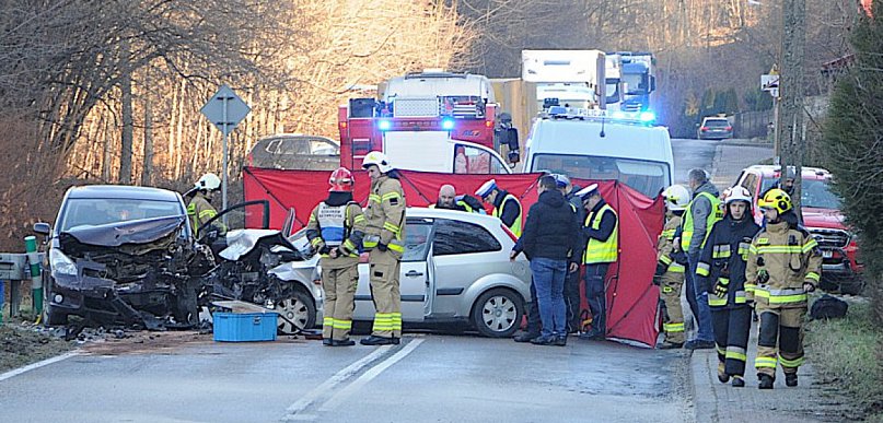 Śmiertelny wypadek na Lipowieckiej w Płazie. Zginęła kobieta (ZDJĘCIA)