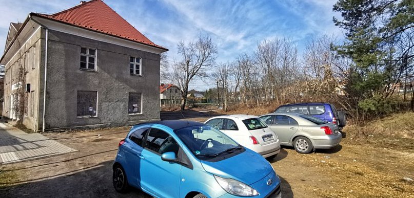 Co z budową nowego parkingu obok przystanku kolejowego?