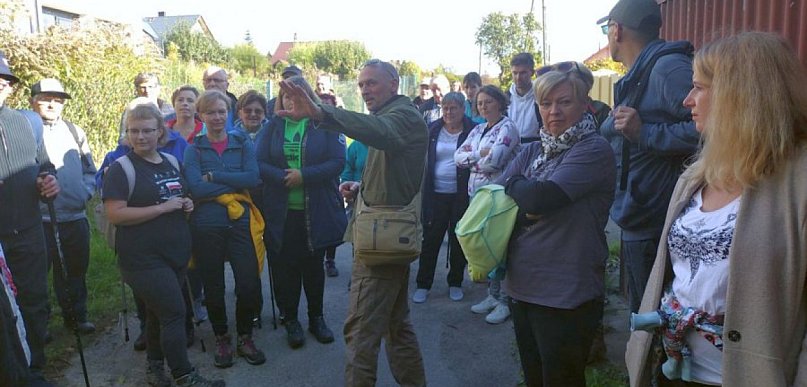 Uczestnicy spaceru poznają historię, przyrodę i tajemnice Pogorzyc