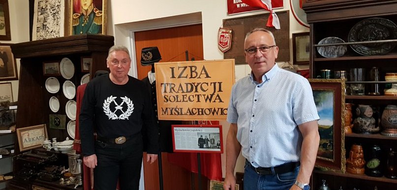  W przychodni w Myślachowicach można obejrzeć stare zdjęcia, mundury i…