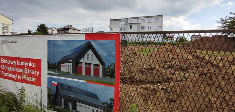 Z ciasnego budynku do obszernej "stodoły"