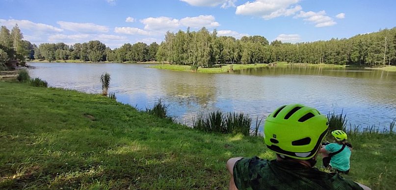 Bajkowe stawy u sąsiadów. Propozycja na rower