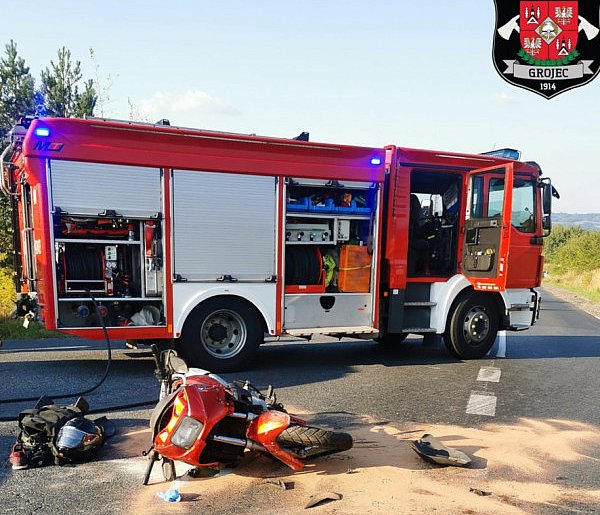 Wypadek w Grojcu. Motocyklista trafił do szpitala-51941