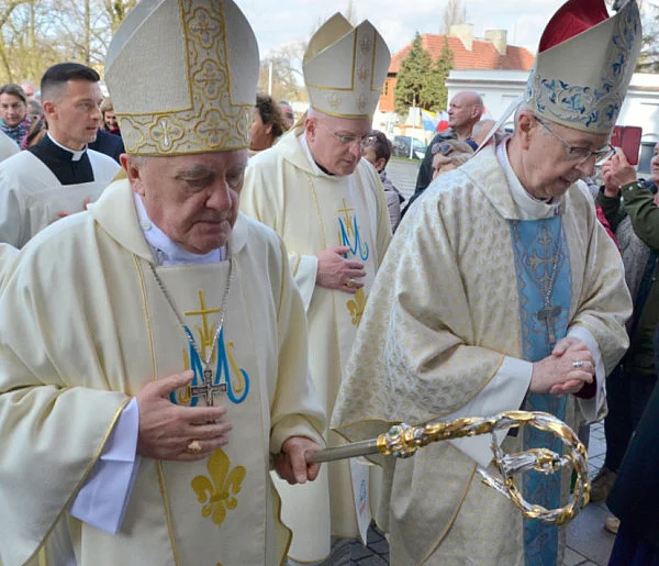 Istotna zmiana w polskim Kościele. Kardynał Nycz ustępuje z urzędu! Znamy następcę-53391