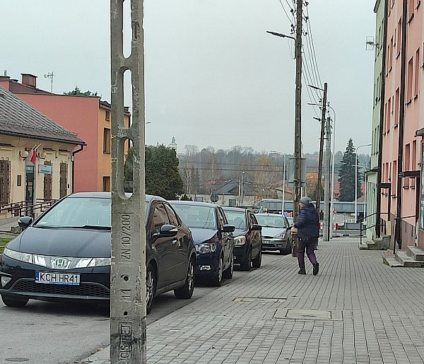 Potrzebne lustro w Chrzanowie. Tylko czekać na stłuczkę-53655