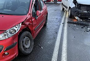 Zderzenie na krajówce. Jedna osoba trafiła do szpitala-54896