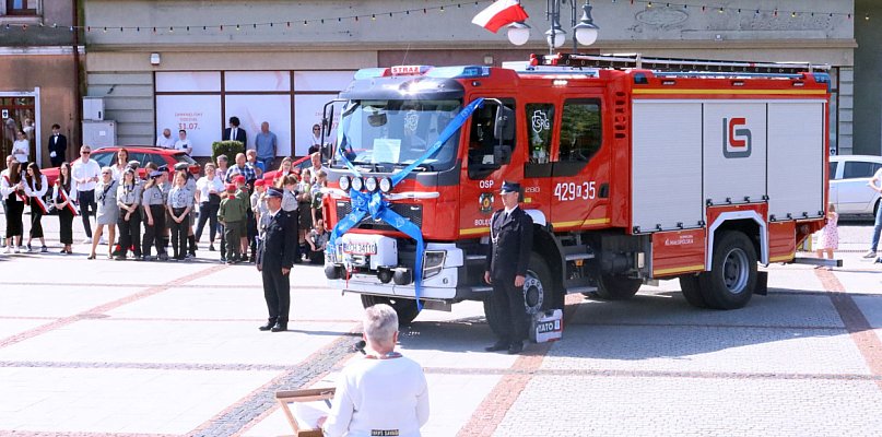Druhowie z Bolęcina dostali nowy samochód wart milion (WIDEO, ZDJĘCIA) - 58939