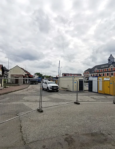 Teren ogrodzony. W Trzebini powstaje centrum przesiadkowe-59017
