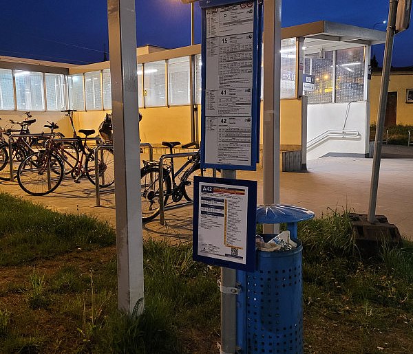 Przystanki autobusowe ZKKM są też dla ludzi-59370