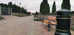 Złodziej na deptaku. Ukradł kostkę brukową