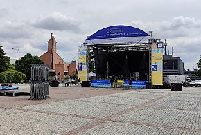 Scena już stoi w Chrzanowie. Będzie wielka gwiazda-59502