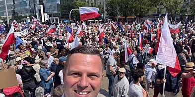 Ponad sto osób z powiatu chrzanowskiego na marszu Trzaskowskiego-59590