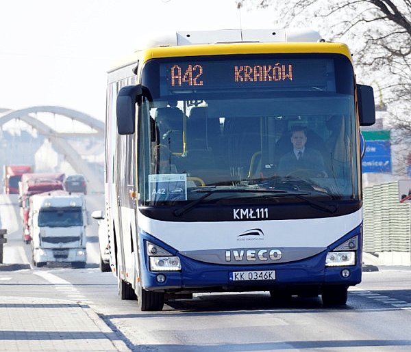 Autobusy  Małopolskich Linii Dowozowych. Ile osób podróżuje?-59942