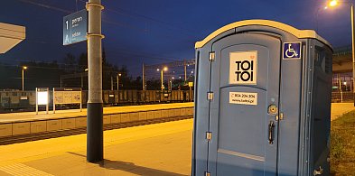 Trzebinianie ukarani ToiToiem za dewastacje toalet-60399
