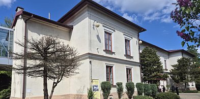 Remont dachu na liceum. Zabytkowy obiekt zyska też nową elewację-60813