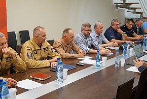 Służby ratownicze w gotowości. Alerty RCB  dla powiatu-60937
