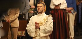 Nowy ksiądz w Krzeszowicach. Jego historia może zaskocz