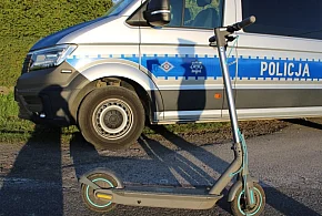 Groźne zderzenie hulajnogi z autem. 14-latek trafił do szpitala