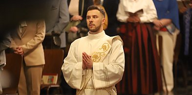Nowy ksiądz w Krzeszowicach. Jego historia może zaskoczyć parafian
