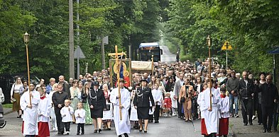Procesja Bożego Ciała przeszła ulicami Sierszy (WIDEO,ZDJĘCIA)