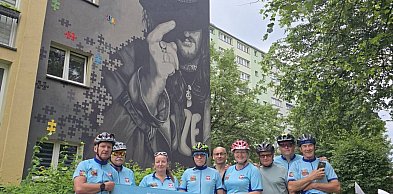 Rowerzyści z Libiąża ruszyli tropem ikony polskiej muzyki