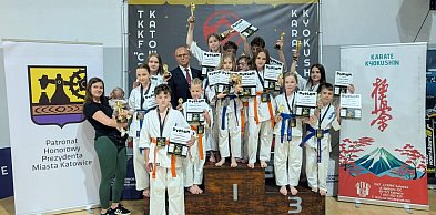 14 zawodników, 13 miejsc na podium! Fantastyczny występ karateków z Chrzanowa