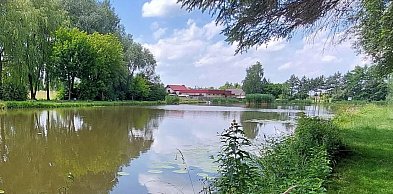 Nowe alejki, parking i monitoring przy stawie na Kościelcu