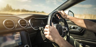 Jazda ekonomiczna czy sportowa – jak auto reaguje na Twój styl?
