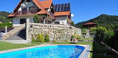 Wakacje w górach z basenem — jak wybrać nocleg w Pieninach na lato