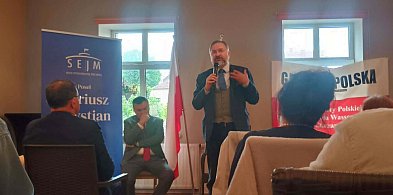 „Zostaliśmy oszukani”. Gorące spotkanie z posłami PiS w Chrzanowie
