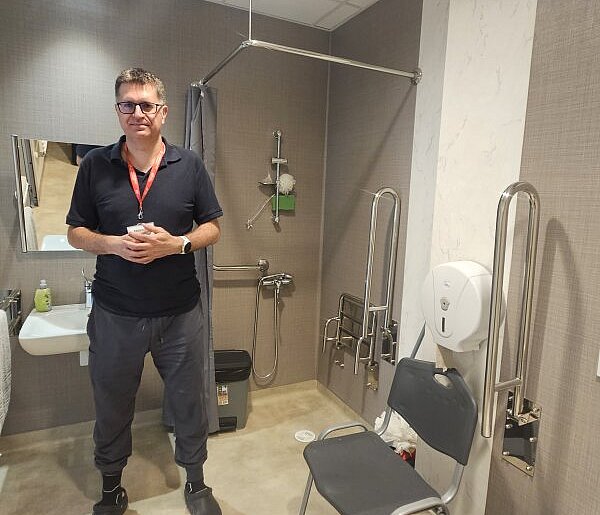 Seniorzy po upadkach. Krzątanie się po domu to za mało