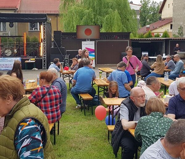 Muzyka, zabawa i wspólne świętowanie jubileuszu parafii w Chrzanowie