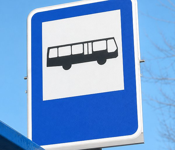 Wakacyjne zmiany w rozkładach. Dotyczą wielu popularnych linii