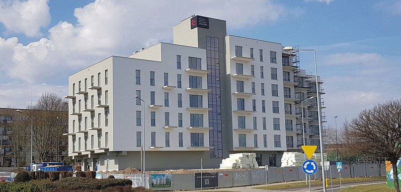 Opóźnienia, zmiany i nerwy. Burza wokół mieszkań SIM w Chrzanowie