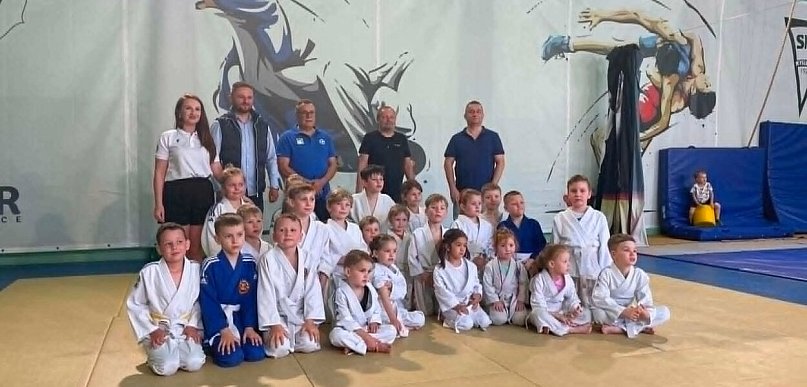 Tłumy, emocje i debiuty na macie! Tak bawili się młodzi judocy