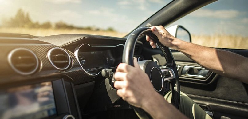 Jazda ekonomiczna czy sportowa – jak auto reaguje na Twój styl?