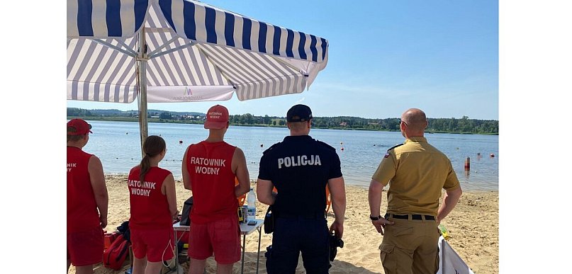 Policja i strażacy ruszyli na kontrole. Pod lupą kąpieliska i dzikie plaże